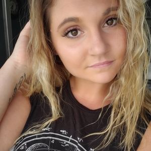 Meet your Posher, Katelyn